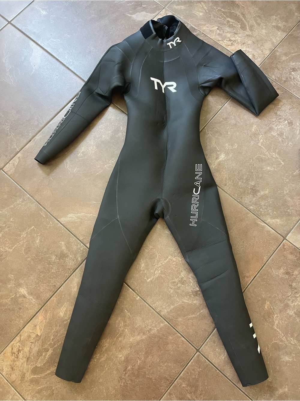 TYR Black Women's Hurricane Full-Body Swim Wet Suit/ Women’s Medium
